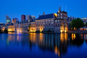 hofvijver lago y binnenhof , el la Haya foto