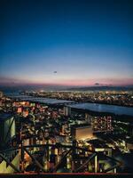 agua en el ciudad de tokio horizonte foto