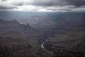 grandioso cañón lluvia nubes foto