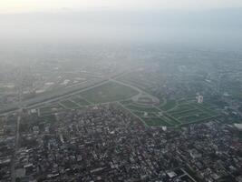 aéreo ver de ciudad con zumbido. foto