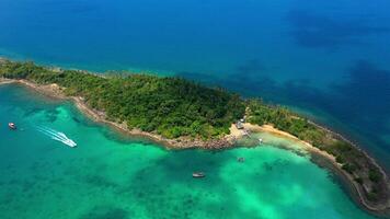 petit isolé tropical île dans Thaïlande. video