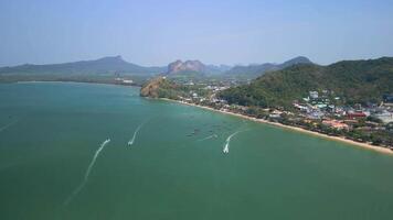 aéreo Visão do ao nang praia, krabi Tailândia video