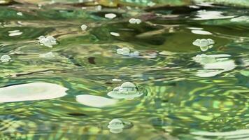 Luftblasen auf ein Wasser Schwimmbad video