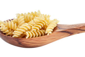 ai gegenereerd droog fusilli pasta wendingen Aan houten lepel PNG