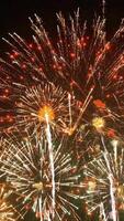 4k ny år eve fyrverkeri firande slinga av verklig fyrverkeri bakgrund video