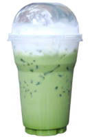 färsk iced matcha grön te latte med mjölk skum i lång plast glas png
