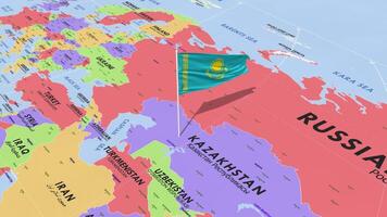 Kazakistan bandiera agitando nel vento, mondo carta geografica rotante in giro bandiera, senza soluzione di continuità ciclo continuo, 3d interpretazione video