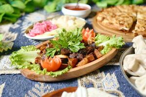 clasificado comida desplegado en un mesa foto