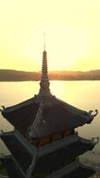 aérien vue de ancien pagode à le coucher du soleil dans neuf binh, vietnam video