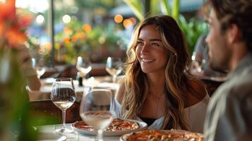 ai generado hombre y mujer comiendo Pizza a un mesa foto