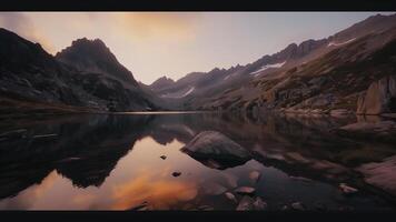 ai generado un montaña lago con rocas y agua a puesta de sol foto