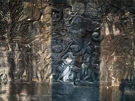 bas alivio escultura en bayon templo en angkor, Camboya foto