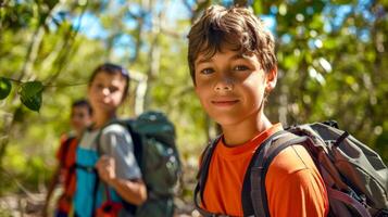 ai generado joven caminantes explorador bosque sendero foto