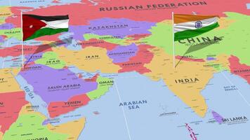 Giordania e India bandiera agitando con il mondo carta geografica, senza soluzione di continuità ciclo continuo nel vento, 3d interpretazione video