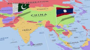 Laos e Pakistan bandiera agitando con il mondo carta geografica, senza soluzione di continuità ciclo continuo nel vento, 3d interpretazione video