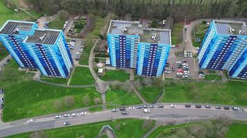 Alto ângulo Visão do norte luton cidade durante nublado e chuvoso dia. Luton, Inglaterra Reino Unido. marcha 19, 2024 video