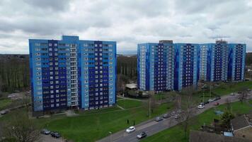 haute angle vue de Nord luton ville pendant nuageux et pluvieux journée. luton, Angleterre Royaume-Uni. Mars 19ème, 2024 video