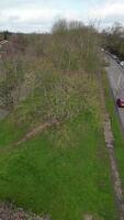 aéreo ver de campo paisaje a S t albanes ciudad de Inglaterra Reino Unido video