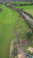 aereo Visualizza di campagna paesaggio a st albani città di Inghilterra UK video