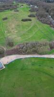 aéreo Visão do campo panorama às st albanos cidade do Inglaterra Reino Unido video