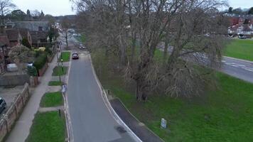 hoch Winkel Aufnahmen von zentral harpenden Stadt, Dorf von England vereinigt Königreich. März 16., 2024 video