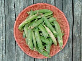 Peas on wooden background video