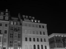 el ciudad de Dresde a noche foto