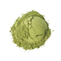 matcha verde té polvo pila en el escritorio, orgánico producto desde el naturaleza para sano con tradicional estilo, png transparencia