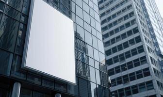 ai generado blanco pantalla bandera Bosquejo desplegado en el moderno edificio fachada. cerca arriba vista. foto