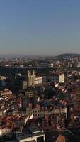Vertikale Video Stadt von porto Portugal Antenne Aussicht