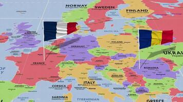 France et Roumanie drapeau agitant avec le monde carte, sans couture boucle dans vent, 3d le rendu video