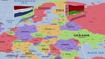 Países Bajos y bielorrusia bandera ondulación con el mundo mapa, sin costura lazo en viento, 3d representación video