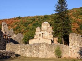 monasterio ravanica en serbia foto