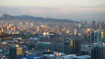 kalkoen Istanbul 19 januari 2023. luchtfoto van Istanbul financieel en woon- gebouwen Bij ochtend- video