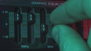 Graphic equalizer detail video
