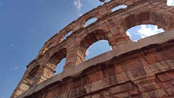 arena di verona detalj under en blå himmel 3 video