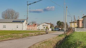 piccolo cittadina strada nel Po valle video