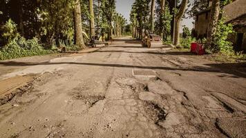 abandonado construcción sitio de un roto la carretera video