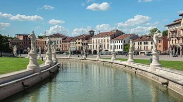 Zeit Ablauf von Aussicht von Prato della Tal im Padua im Italien video