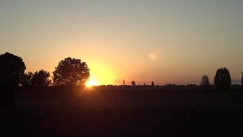 puesta de sol a campo paisaje video