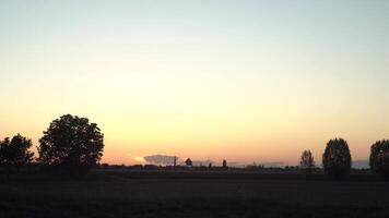 zonsondergang Bij platteland landschap 3 video