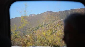 paesaggio nel movimento a partire dal il treno 2 video