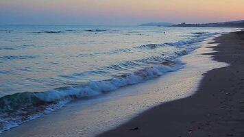 mer au coucher du soleil video