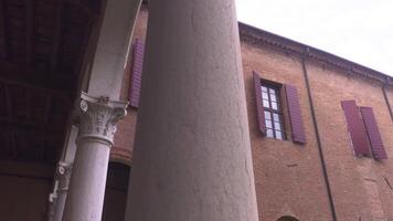 architectuur detail van interieur van palazzo dei diamanten in ferrara in Italië video