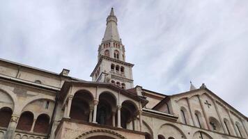 duomo och ghirlandina torn i modena, Italien 2 video