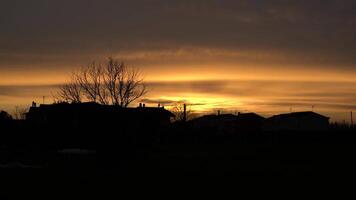 silhouet zonsondergang land video