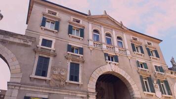 visie van piazza dei signori in verona in Italië 2 video