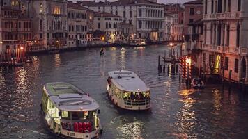 Venezia Italia 6 gennaio 2023 Venezia paesaggio a crepuscolo e notte tempo scena video