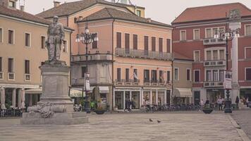 rovigo Italien 14 Oktober 2021 giuseppe Garibaldi Platz im rovigo ein historisch Italienisch Stadt video