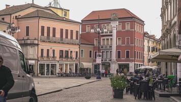 rovigo Italien 14 Oktober 2021 giuseppe Garibaldi Platz im rovigo ein historisch Italienisch Stadt video